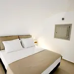 Arch Suites Santorini *