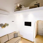 Arch Suites Santorini Apartment