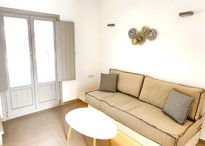 Hayal Santorini Emporio (Santorini)