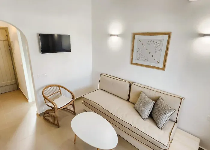 Hayal Santorini Emporio (Santorini)